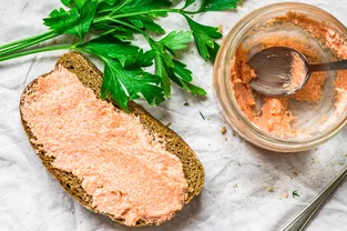 Osviežujúci kapustový šalát s cviklou Osviežujúci kapustový šalát s cviklou